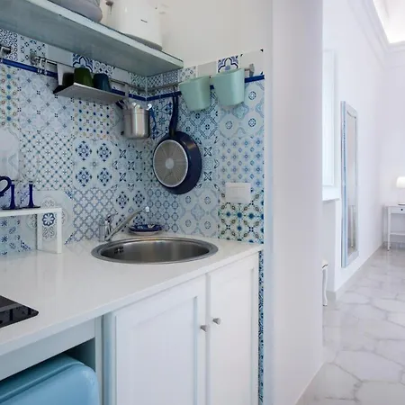 Terrazza Zaffiro בית הארחה 4*