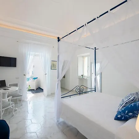 Terrazza Zaffiro 4* بوسيتانو
