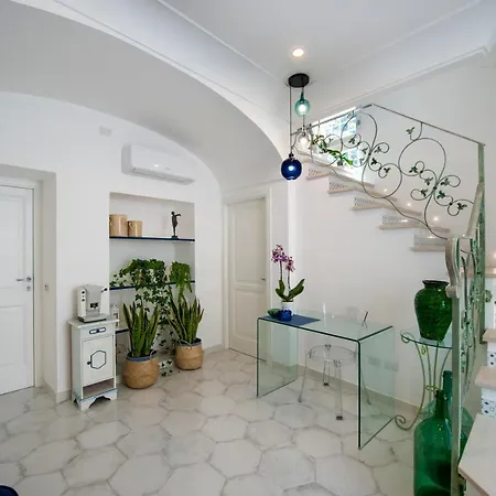 بيت ضيافة Terrazza Zaffiro 4*