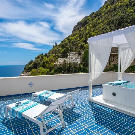 Terrazza Zaffiro 4* بوسيتانو