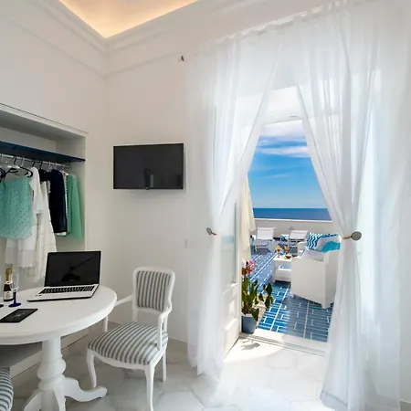 بيت ضيافة Terrazza Zaffiro 4*