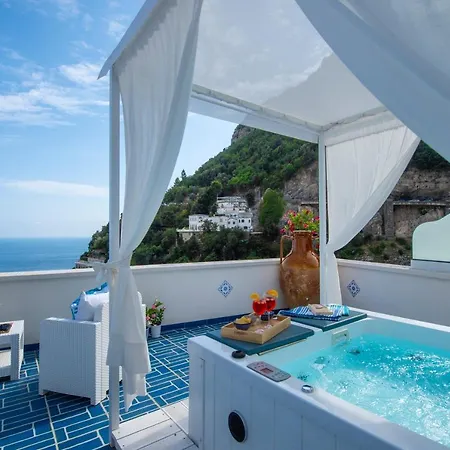 Terrazza Zaffiro بيت ضيافة بوسيتانو